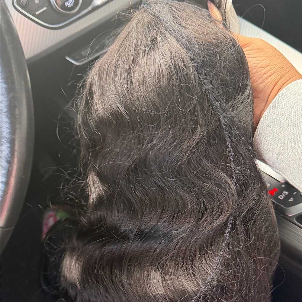 Luxurious Black Wavy Hair Extension